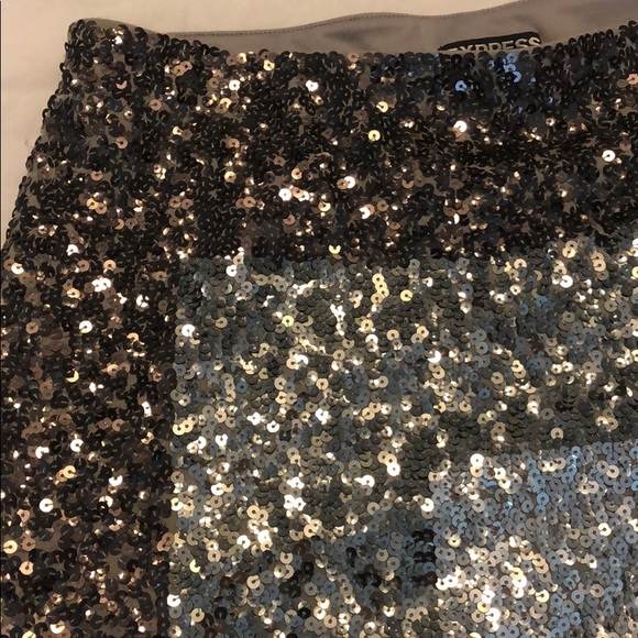 Silver sequin mini skirt - Picture 2 of 4